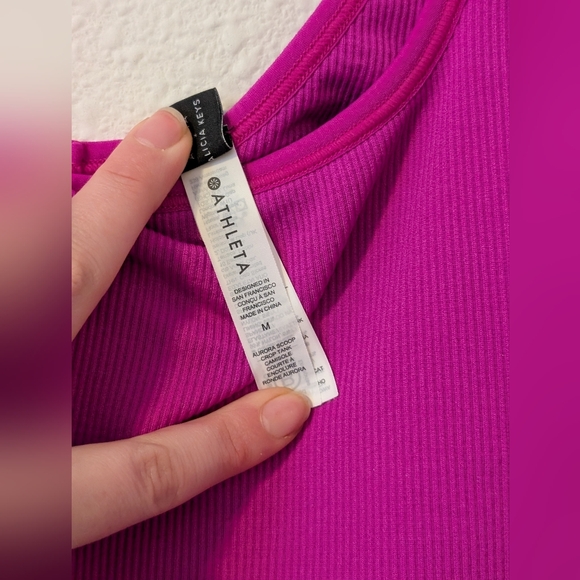 Athleta Vibrant Fuchsia Women's Crop Top - Picture 4 of 4